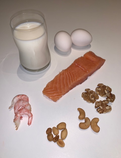 Bilde 2: Matvarene som hyppigst trigger anafylaksi er peanøtter og trenøtter, fisk og skalldyr; hos barn også egg og melk. Fotograf: Rune Skjevdal. 